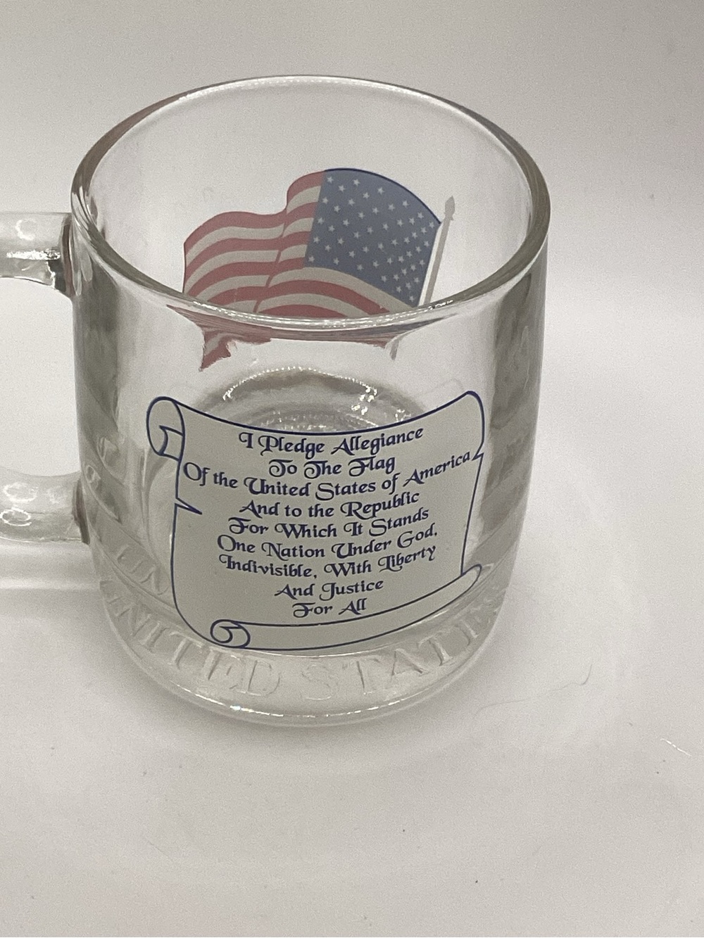 HEAVY GLASS "THE UNITED STATES OF AMERICA PLEDGE OF ALLEGIANCE" COFFEE CUP/MUG